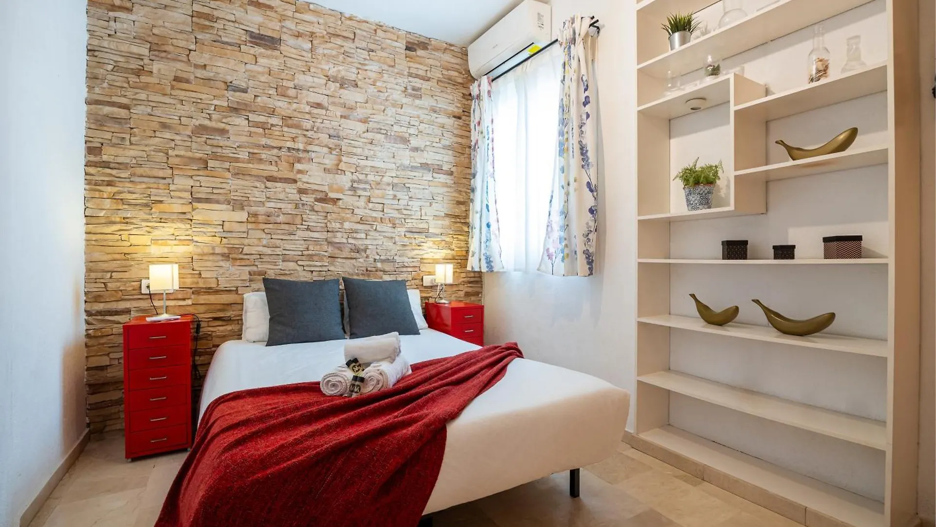Charming Malaga Stay Walk To Top Sights location