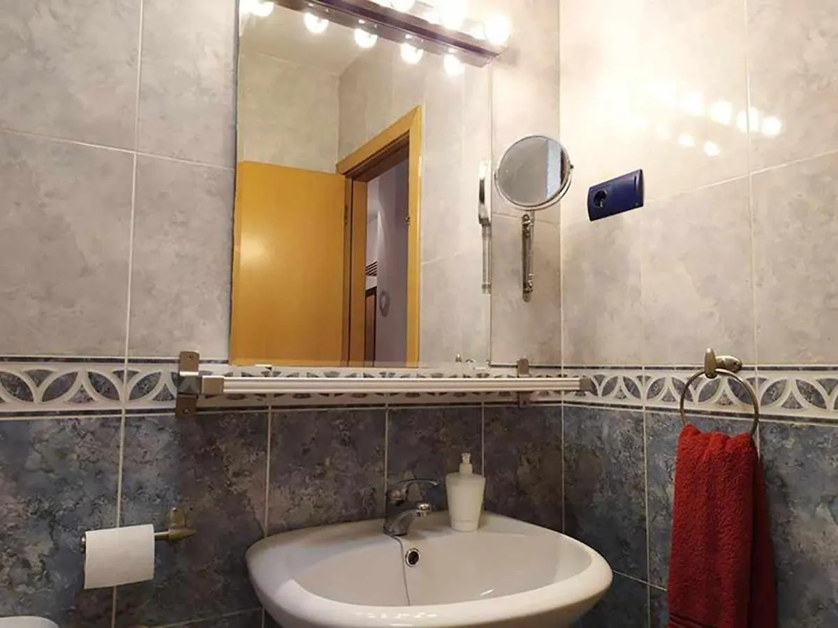 Charming Malaga Stay Walk To Top Sights 0*,